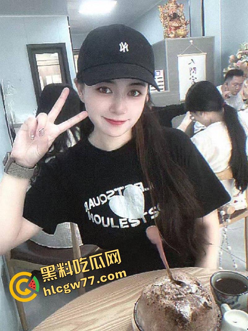 重庆财经学院反差母狗曝光,新疆小骚逼『夏兹热丽』破处后被疯狂口爆颜射,还舔精自拍骚得逆天!-18