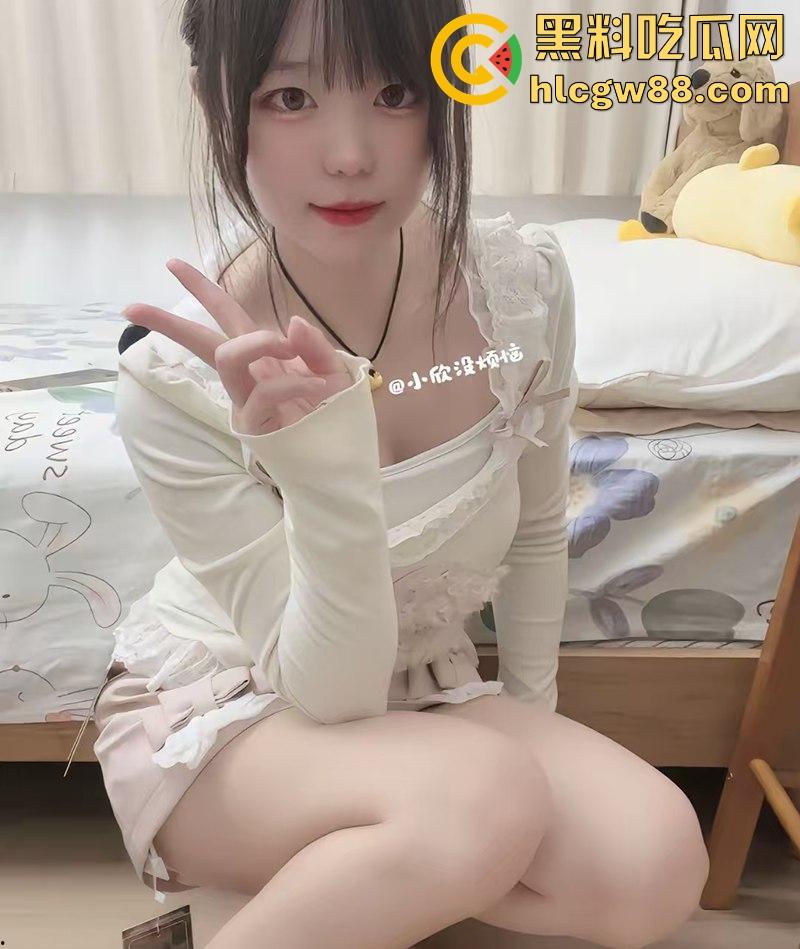 抖音美女网红【小欣没烦恼】惊爆私密足控事业 白玉嫩足 肆意挑逗 男粉丝痴狂打赏只为目睹绝美脚趾-5