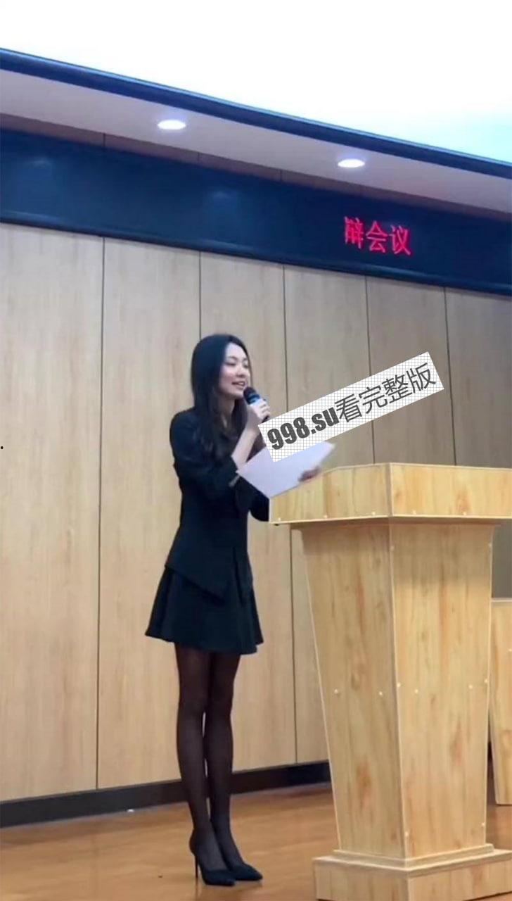 重磅热瓜！贺思浓化妆间 女主持人与领导做爱声音传入世界杯直播室！ 德国日本奇怪声音-28