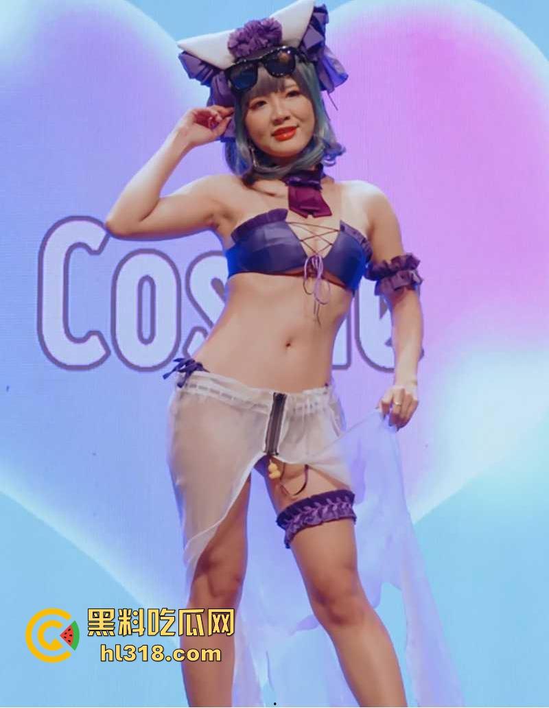 台湾COSPIE同人动漫展！性感嫩模上演暴露cos，衣着寸缕展示巨乳翘臀，纯纯的女优比脱衣大会！-6