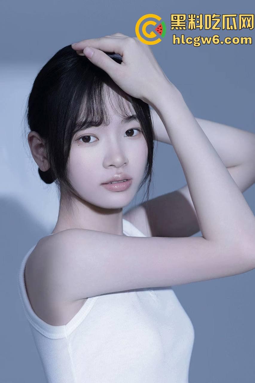 苏州骚货『鲁琴 』在结婚照前扭腰发骚 颜值一般却靠极品逼俘获人心 骚逼没生过孩子就玩出水漫金山!-1