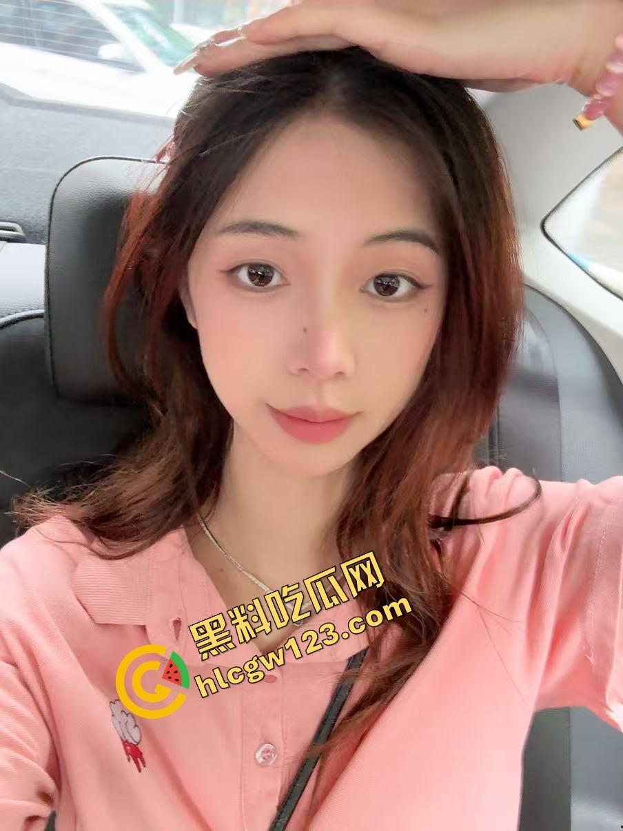 新能源车企都该看，ET6车震首秀野战出圈，白天渔网袜后备箱开干，厂家宣传说宣传能坐下两个人没骗人！-1