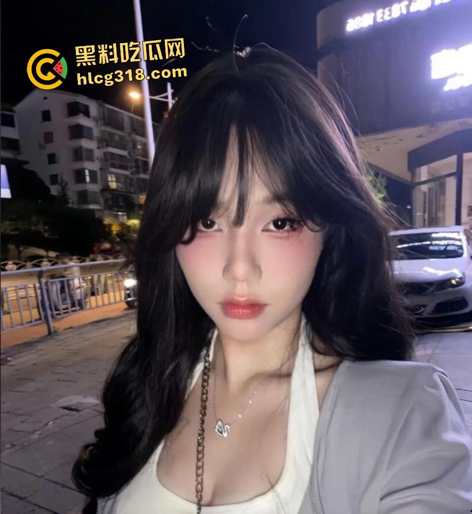 桂林理工大学【莫俊伟】约炮大瓜,社交软件钓鱼,主号小号双管齐下,竟拿下C罩杯富婆!-1