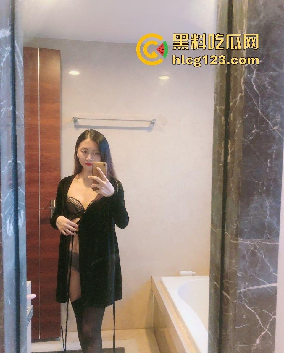 老婆当炮友母狗玩得飞起，自己辛苦赚钱养着个母狗给别人爽！家里床成了野男人肏逼圣地！-14