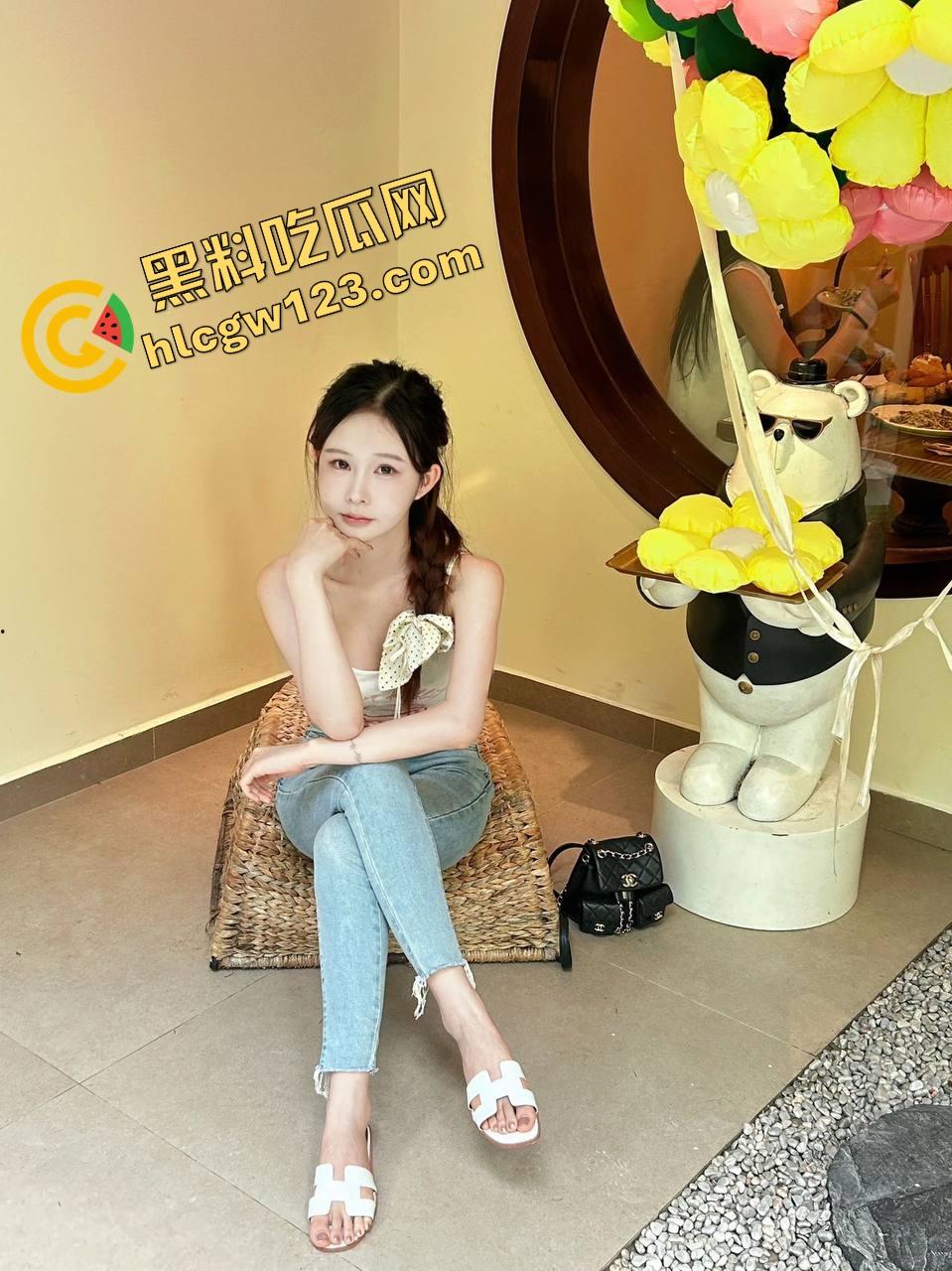 广东狗总独家爆料,大奶炮友随叫随到,屁股说看就看,凳子上观音坐莲把人坐穿,谁不羡慕谁是孙子!-5