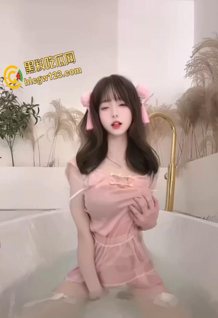 抖音200万粉【小马漫漫】兔女郎诱惑,黄瓜自慰模拟金主大鸡吧,娇喘淫叫到腿软!-8