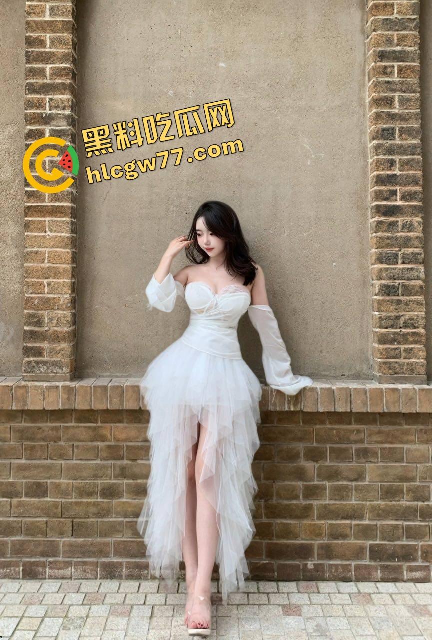 合肥『鹿鸣』反差黑料炸裂,纹身白虎肉穴自拍内射流出,纹身嫩穴配黑丝,叫得像开机启动声!-4