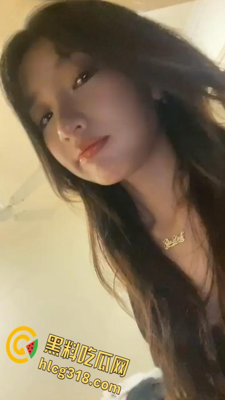 湖南农业大学【曾钰】,清纯女大学生下海沦为玩物,白虎粉穴后入狂操,简直就是完美炮架!-4