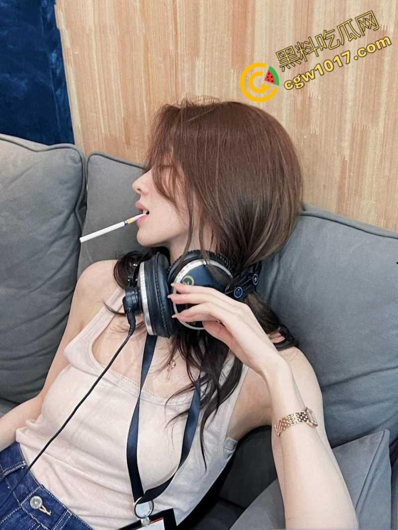 抖音千万级网红【孙一宁】被【王思聪】亲自实锤,双性恋女神竟是高端卖逼女,四年舔狗换来女神露脸口交视频!-5