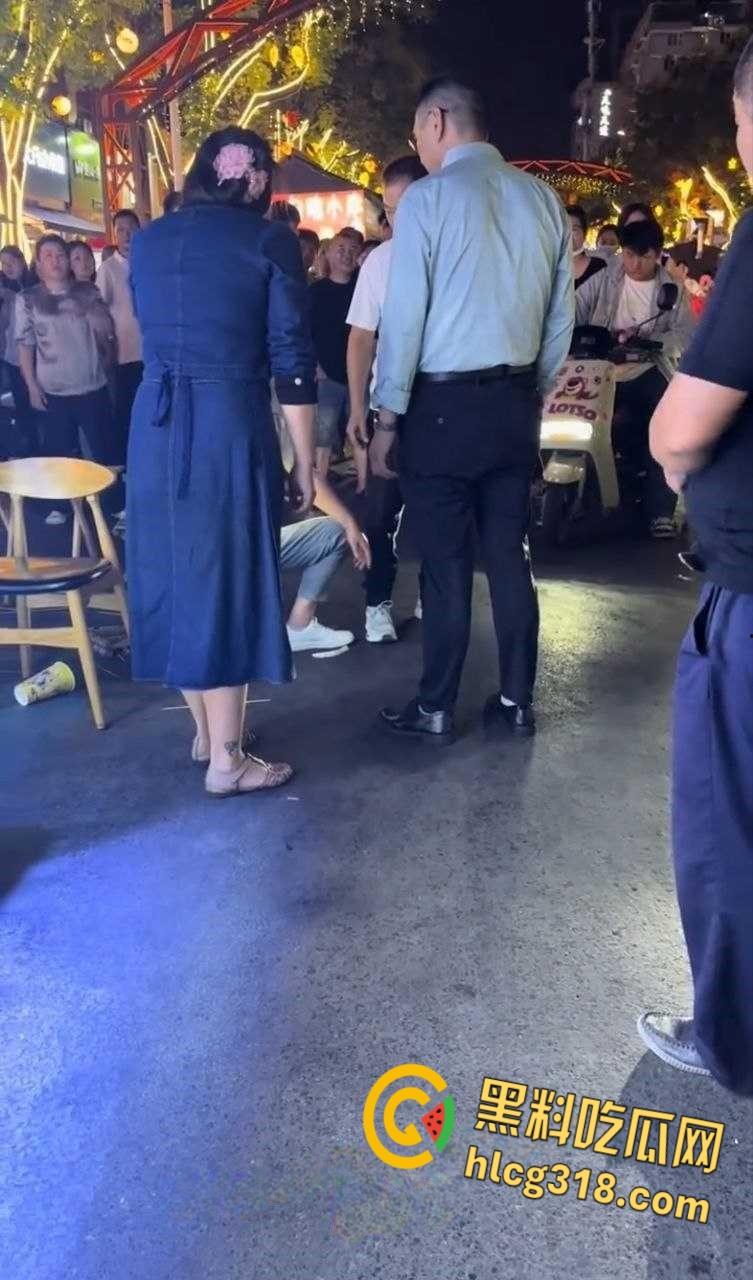 被打了9个耳光还被踹了一脚,男子全程未还手,这种情况能拿到多少赔偿呢?真是泼妇!-4