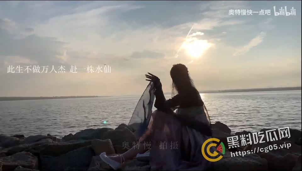 b站7w粉up主【奥特慢快一点吧】 玉足博主付费流出  丝足挑动心弦 玉乳春心荡漾-15