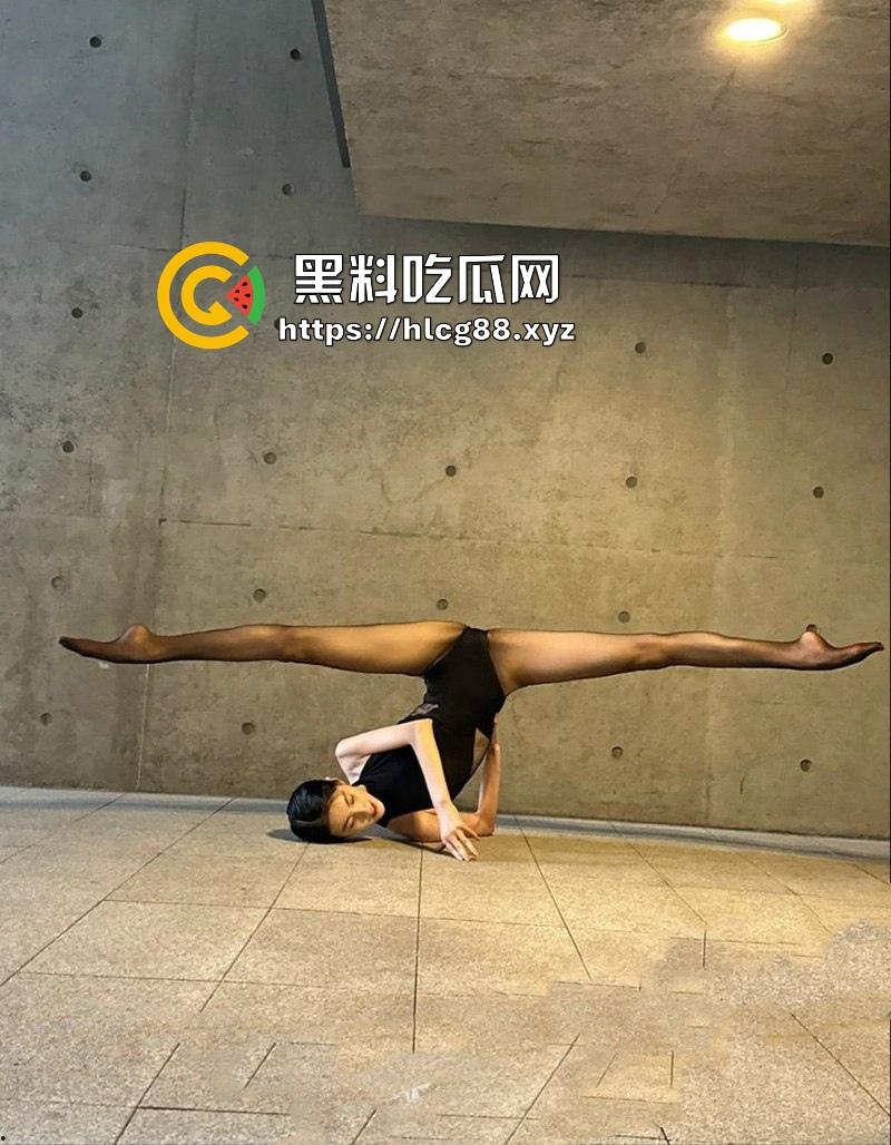 华南师范大学反差舞蹈老师【李欣】超高颜值一字马 骚穴被不同男人无套爆操 性爱视频曝光流出!-4