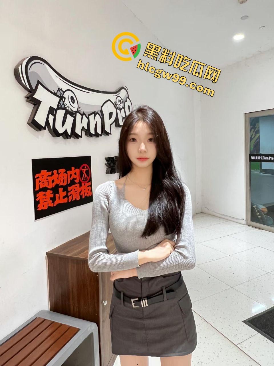 湖南长沙模特御姐反差婊【肖婷雪】做鸡上门约炮狠狠上位夹吸,淫荡内射粉嫩骚逼!独家曝光流出!-2