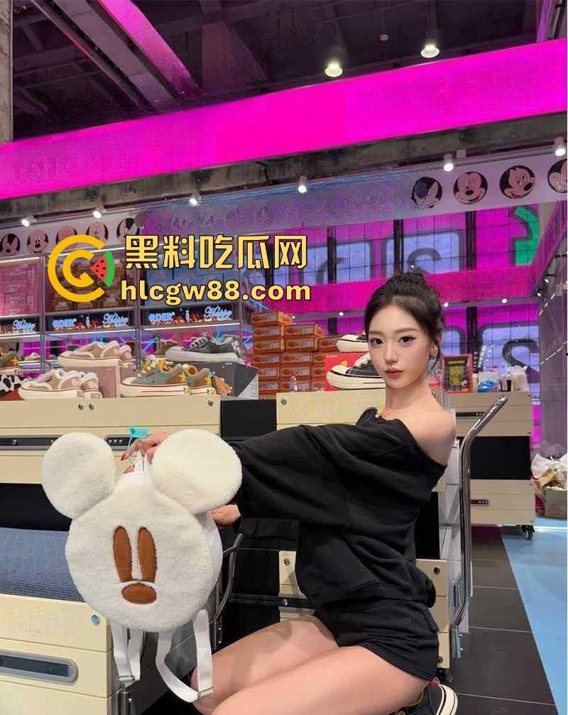 上海交通大学极品女大 张灵溪 沦为调教大神专属母狗 三穴齐开无套爆操调教开发视频曝光！-3