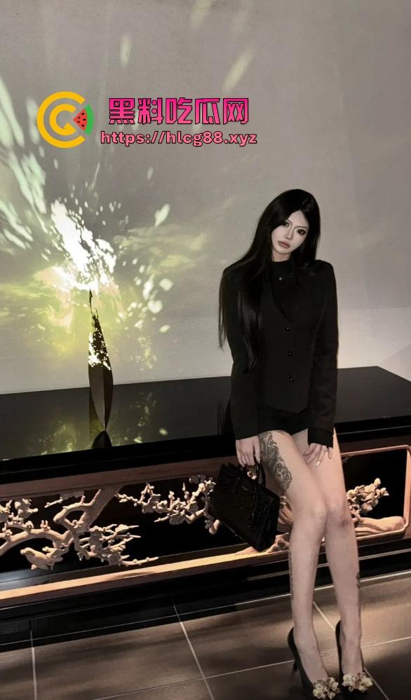 澳洲23岁假名媛『卢婷』卖逼成富一代,华人圈认证金牌援交女,专钓华裔大佬富二代,白富美靠爹她靠卖!-17