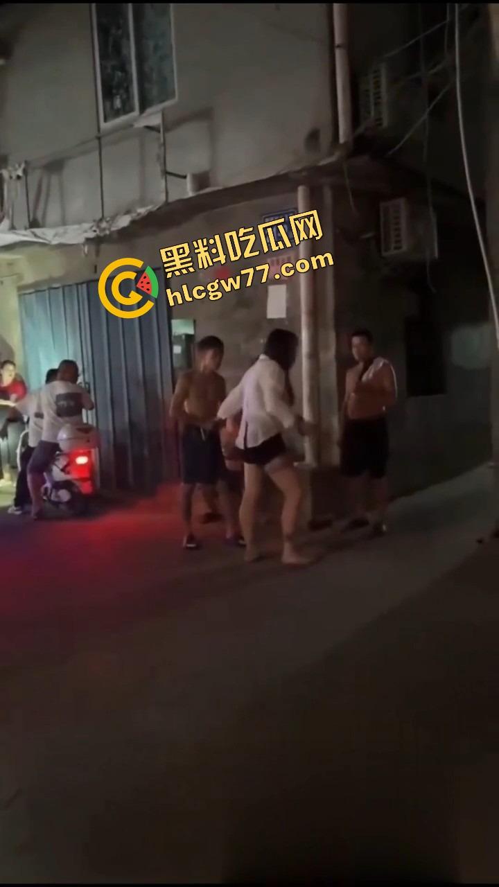 群友嫖完不给钱专挑奶子大的玩 160日了爽翻还想跑路?你当自己是啥 开完坦克还想跑!-10