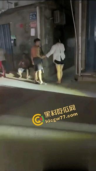 群友嫖完不给钱专挑奶子大的玩 160日了爽翻还想跑路?你当自己是啥 开完坦克还想跑!-15