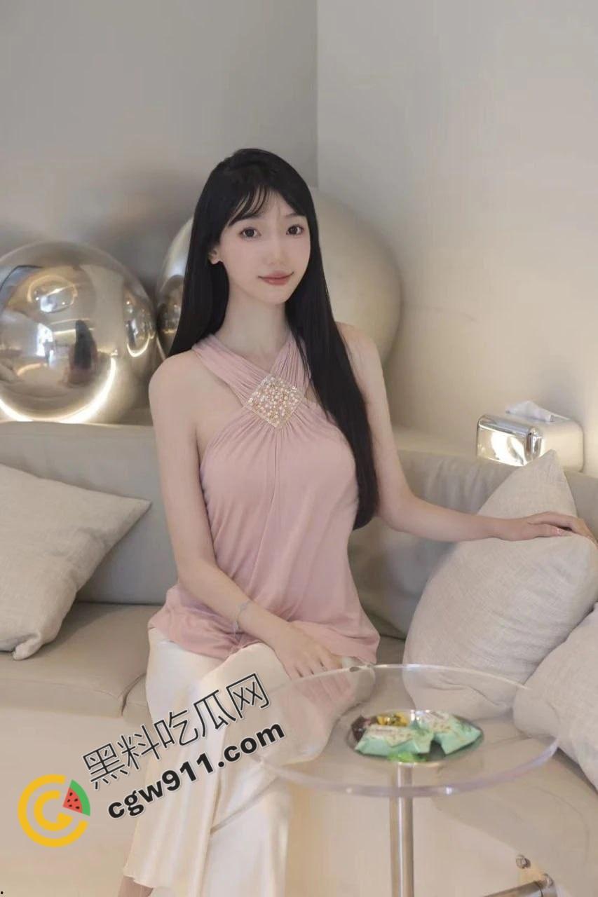 江苏盐城女神级准新娘【金茜媛】新婚前夕跟摄影师3P!皮肤雪白,粉嫩一线天骚穴,疯狂淫乱派火爆全网-2