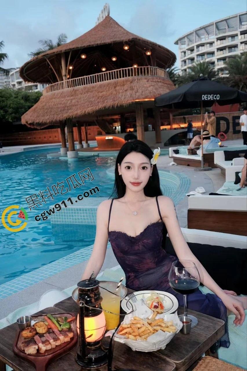 江苏盐城女神级准新娘【金茜媛】新婚前夕跟摄影师3P!皮肤雪白,粉嫩一线天骚穴,疯狂淫乱派火爆全网-3