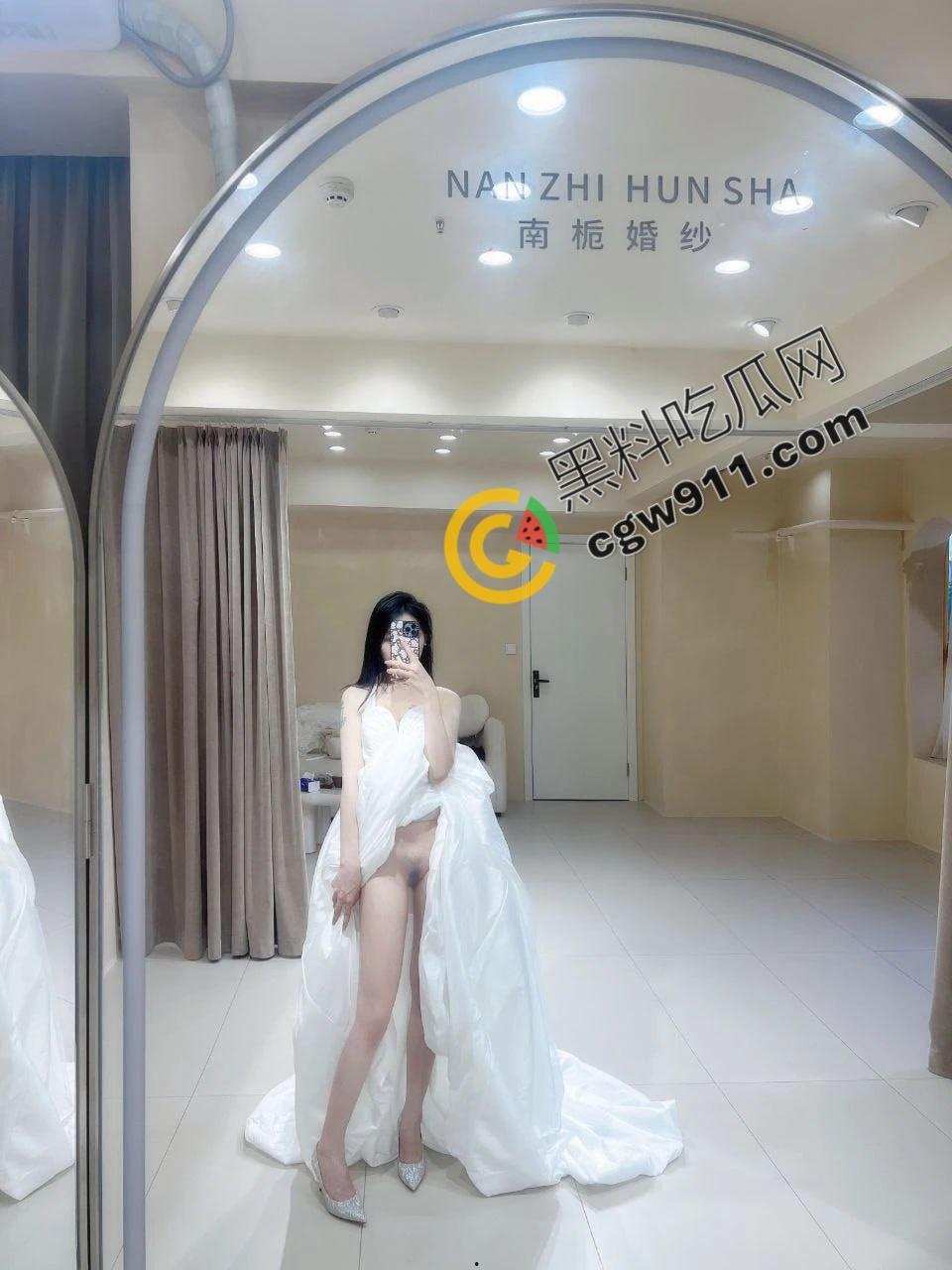 江苏盐城女神级准新娘【金茜媛】新婚前夕跟摄影师3P!皮肤雪白,粉嫩一线天骚穴,疯狂淫乱派火爆全网-4