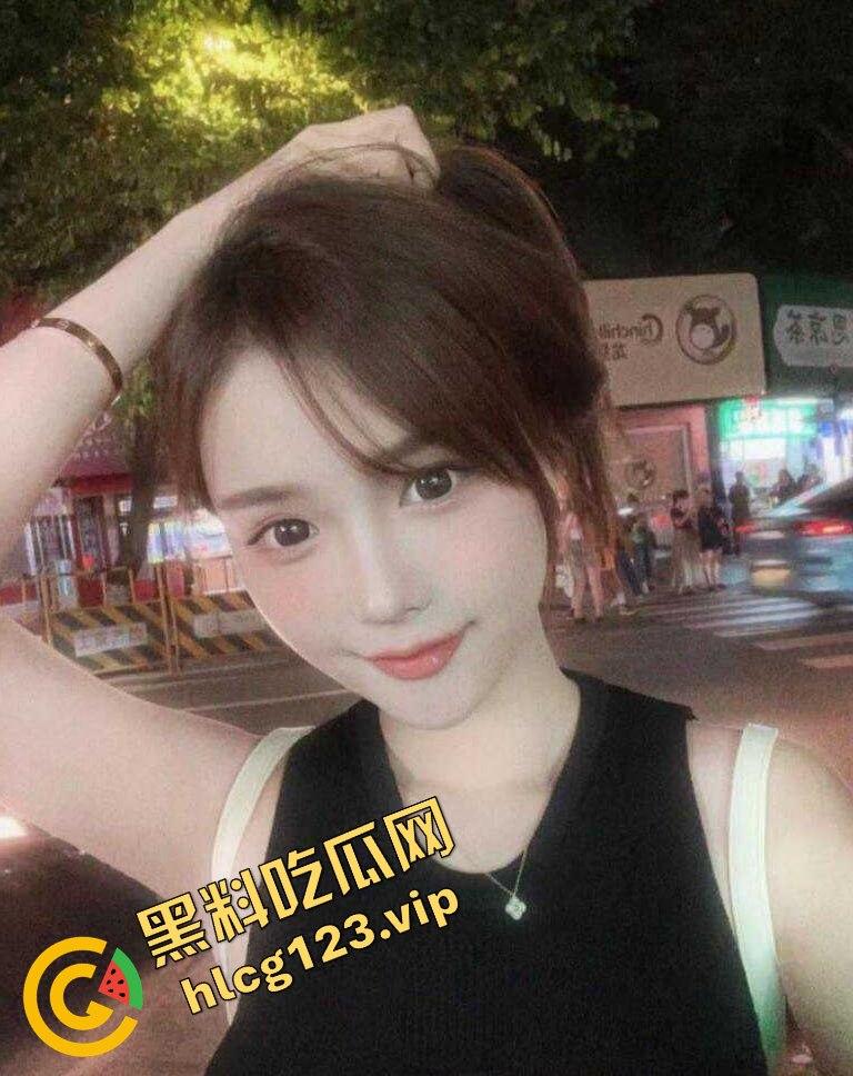 汕头大学黑丝高跟大一学妹被体育生学长狂蹬！男友心疼不敢操，她却被学长后入猛干！-7