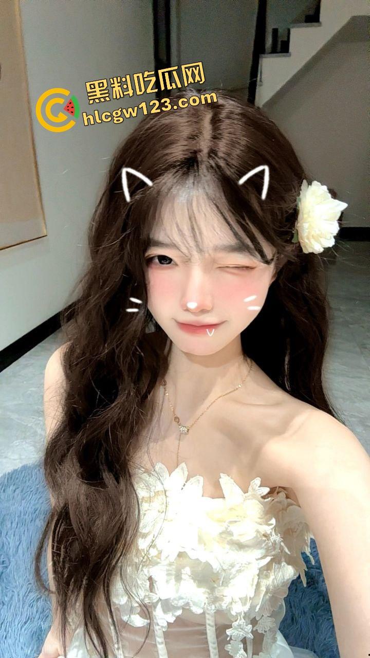 北京夜生活怎么玩?3个骚屁股排排站抽得啪啪响,富哥轮流抽射,汗的汗死,涝的涝死!-9