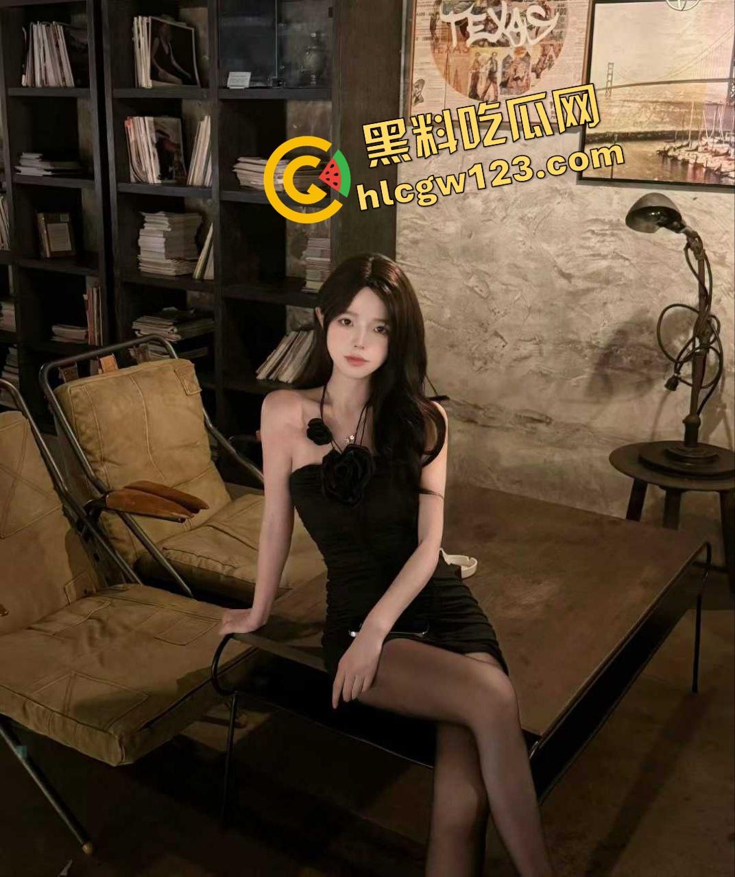 北京夜生活怎么玩?3个骚屁股排排站抽得啪啪响,富哥轮流抽射,汗的汗死,涝的涝死!-10