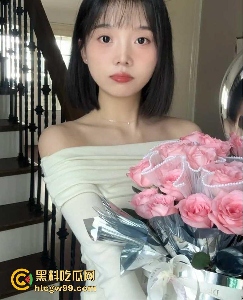 西安大学清纯反差学生妹【林莹】裸聊自慰视频被渣男曝光,全程露脸反差至极,很有撸点!-1