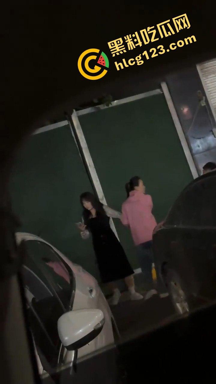 石家庄抓小三！母子联手出击，轮流暴打小三，这儿子没白养！-1