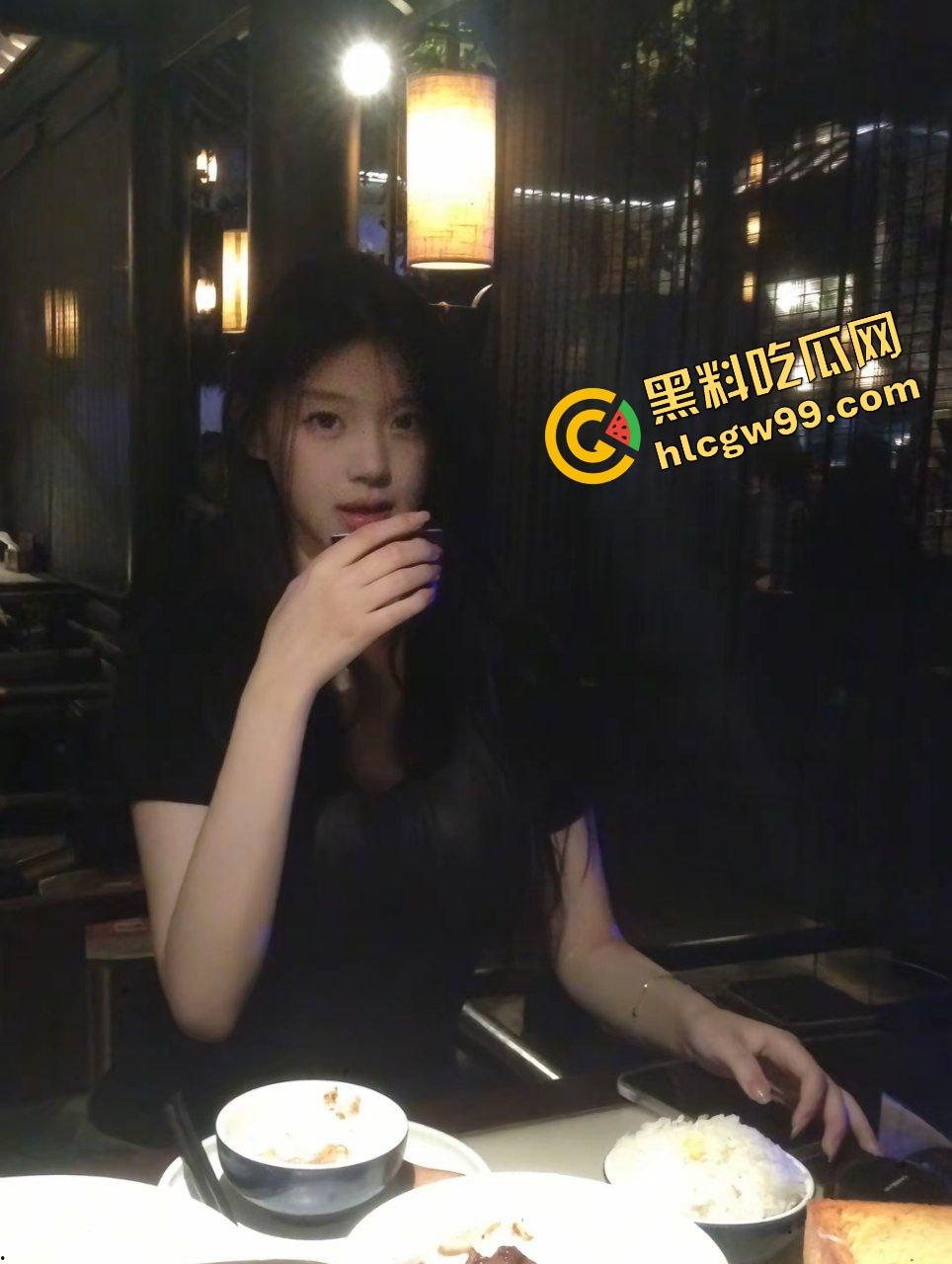 杭州滨江房地产销售骚鸡【方熙】为豪表大哥提供买房送逼,多场景各种后入猛操骚逼!独家曝光流出!-3