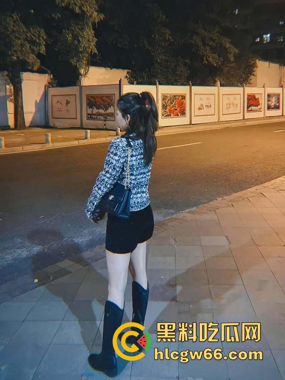 无锡美容院老板娘【李美琴】正值性欲旺年 网上到处约炮不雅视频被炮友泄密  90后宝妈尺度全开!-3