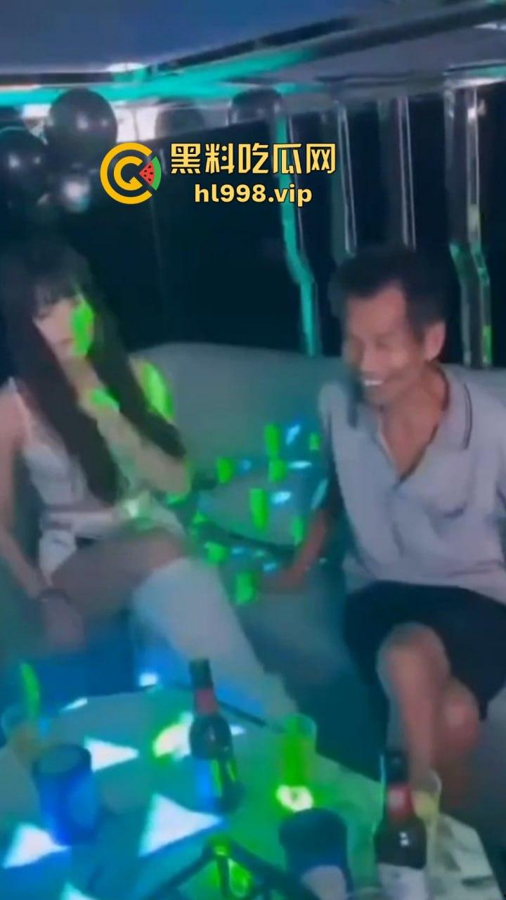 玩归玩闹归闹，商K别拍照！商K全裸啪啪视频流出！商K的秘密都被你们搞没了，现在都多少钱一小时？-14