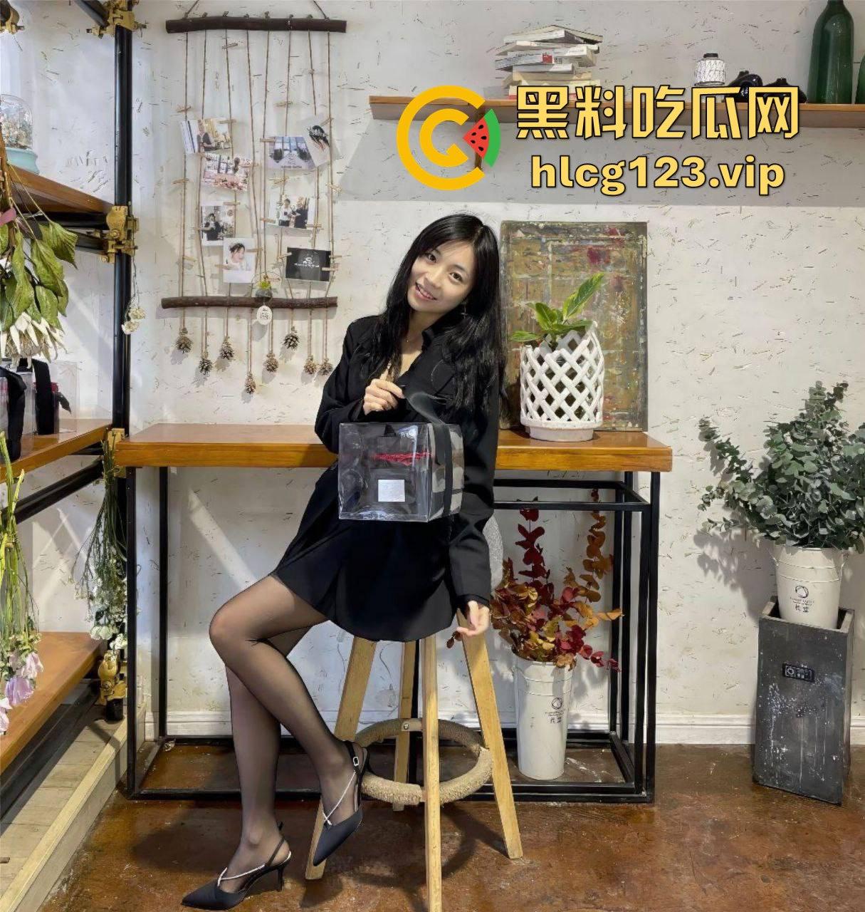 极品气质美女张珊珊重磅泄密!黑丝无内性感啪啪,后插口交全程听话!-4