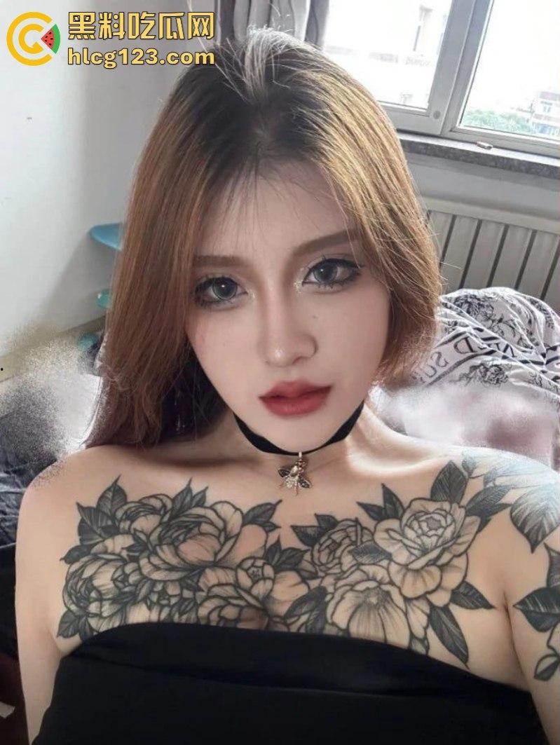 快手/抖音反差骚母狗【迷人大野驴】流出大尺度福利私拍 霸气纹身还真有看点!-7