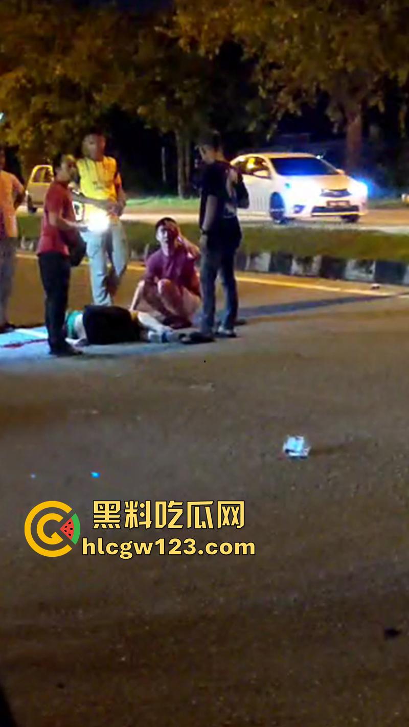 马来西亚血腥车祸现场,华裔驾车相撞导致2死4伤,现场血肉模糊胆小者勿入,现场画面流出!-5