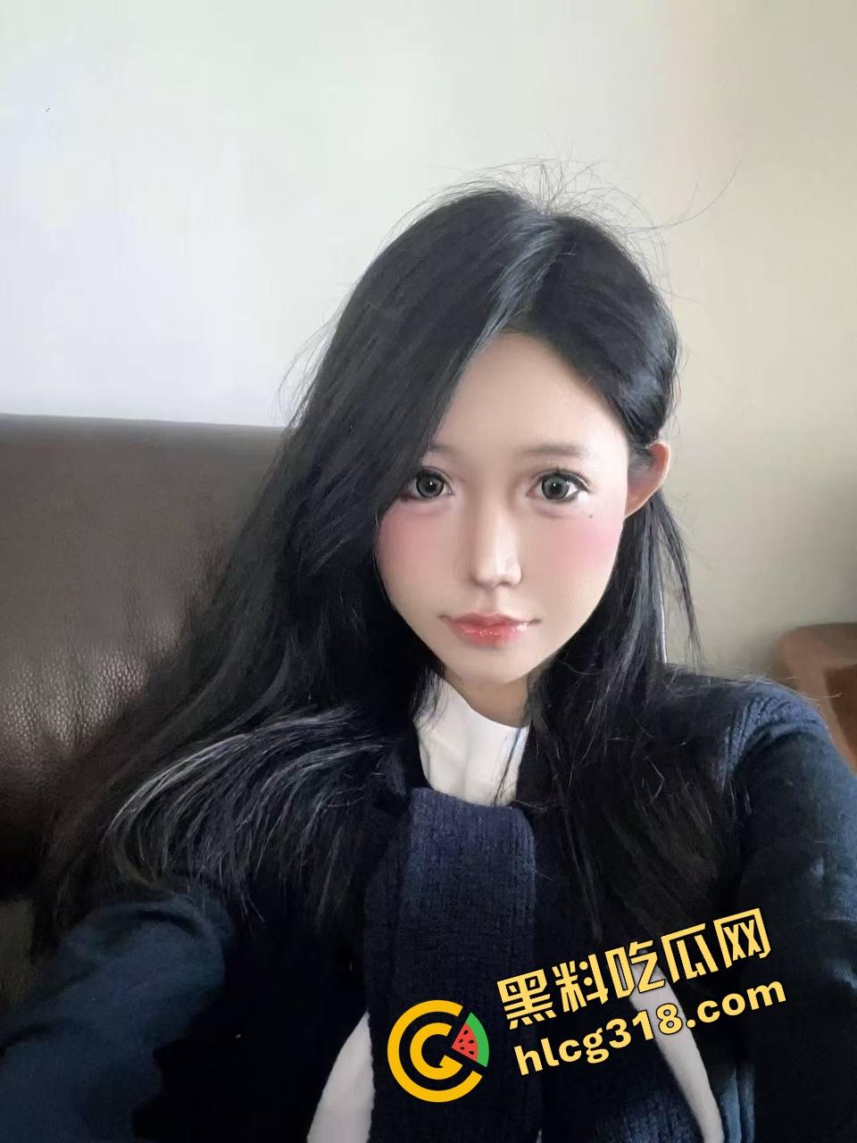 常去正规按摩店挑熟练技师,没想到这次技师小妹被我撩到神魂颠倒,冒险直接骑上我的大鸡鸡!-1