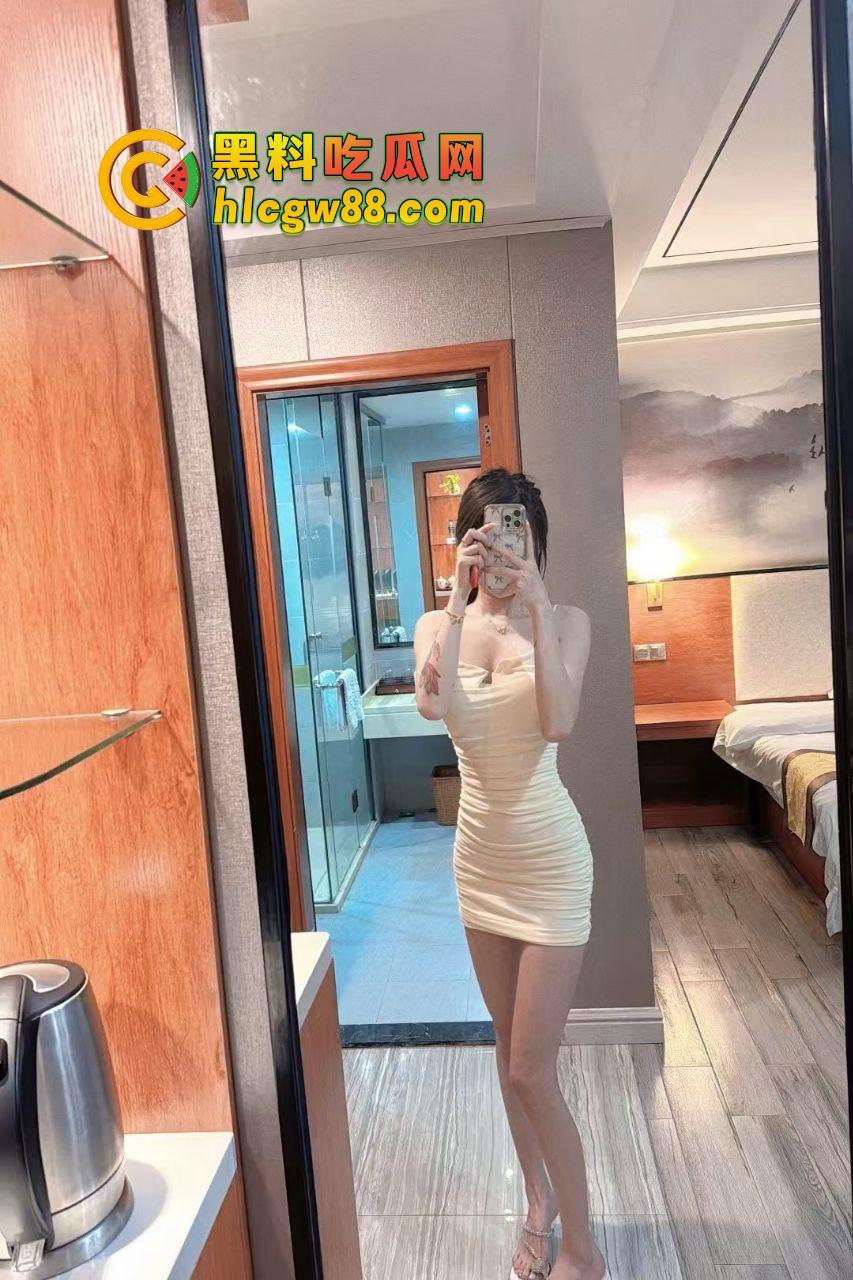 西安培华技术学院『韩粱妮』电竞房开干,闺蜜OB拍摄,双人鸡战激情四射,三人战就差她一起上了!-5