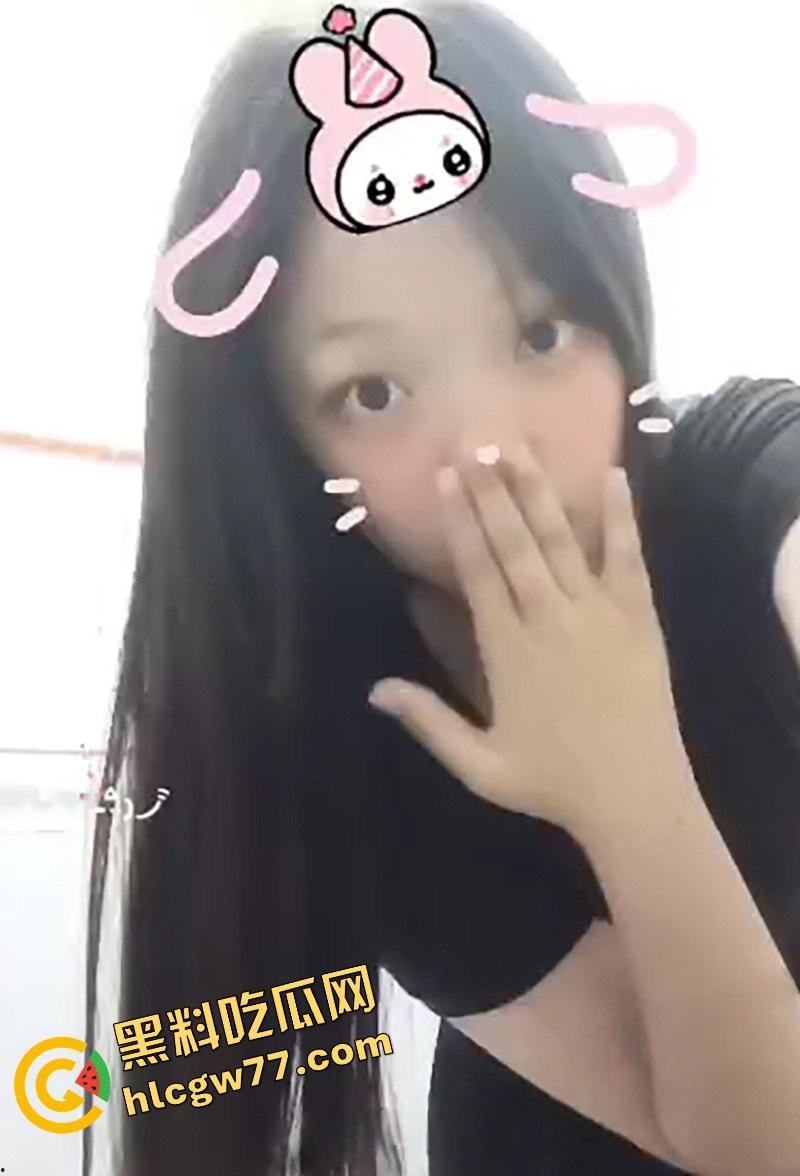 广工『方雅琴』马尾乖乖女竟是露出癖母狗,为金主拍露奶自慰片,乳晃穴湿!-2