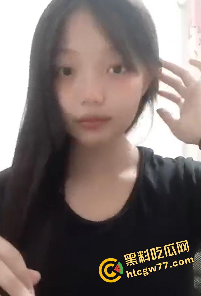 广工『方雅琴』马尾乖乖女竟是露出癖母狗,为金主拍露奶自慰片,乳晃穴湿!-3