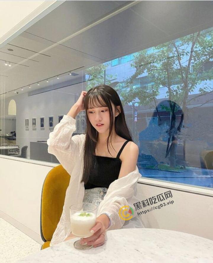 台湾台北第一女子高级中学 校花【谢季璇】和男友的自拍片流出-4