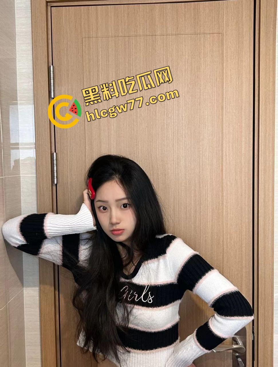 南阳『孙艺欣』浓眉大眼颜值拉满,宿舍偷拍流出,小母狗本性爆发,一晚被操7次还求再来!-1