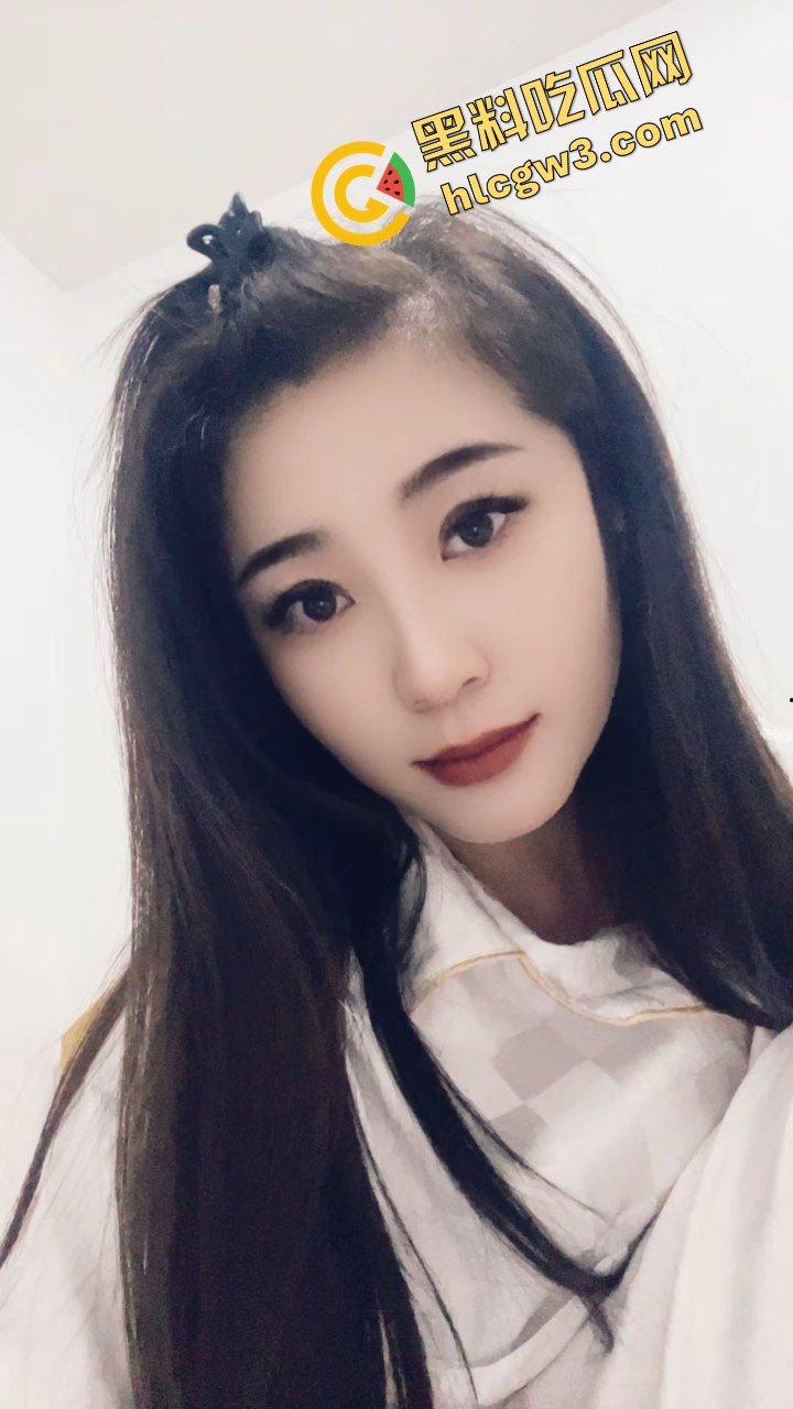 兰州95后风骚黑丝少妇『罗娜』和孕妇老公双人搞偷情 wx聊骚酒店刺激后怼干炮!原创曝光!-1