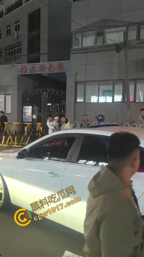 通州暴力事件震惊全城,饿了么专送外卖员突然发难,残忍刺客眼睛,现场混乱,令人毛骨悚然!-3