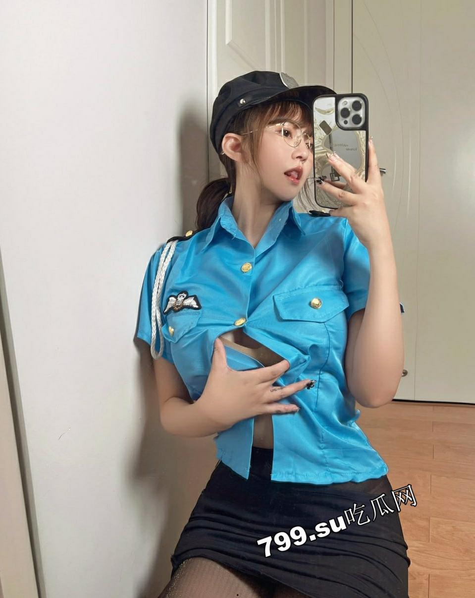 微密圈网红 张思允 百万粉丝颜值博主 女仆 制服大尺度 极品骚鸡遮不住的风骚诱惑-81