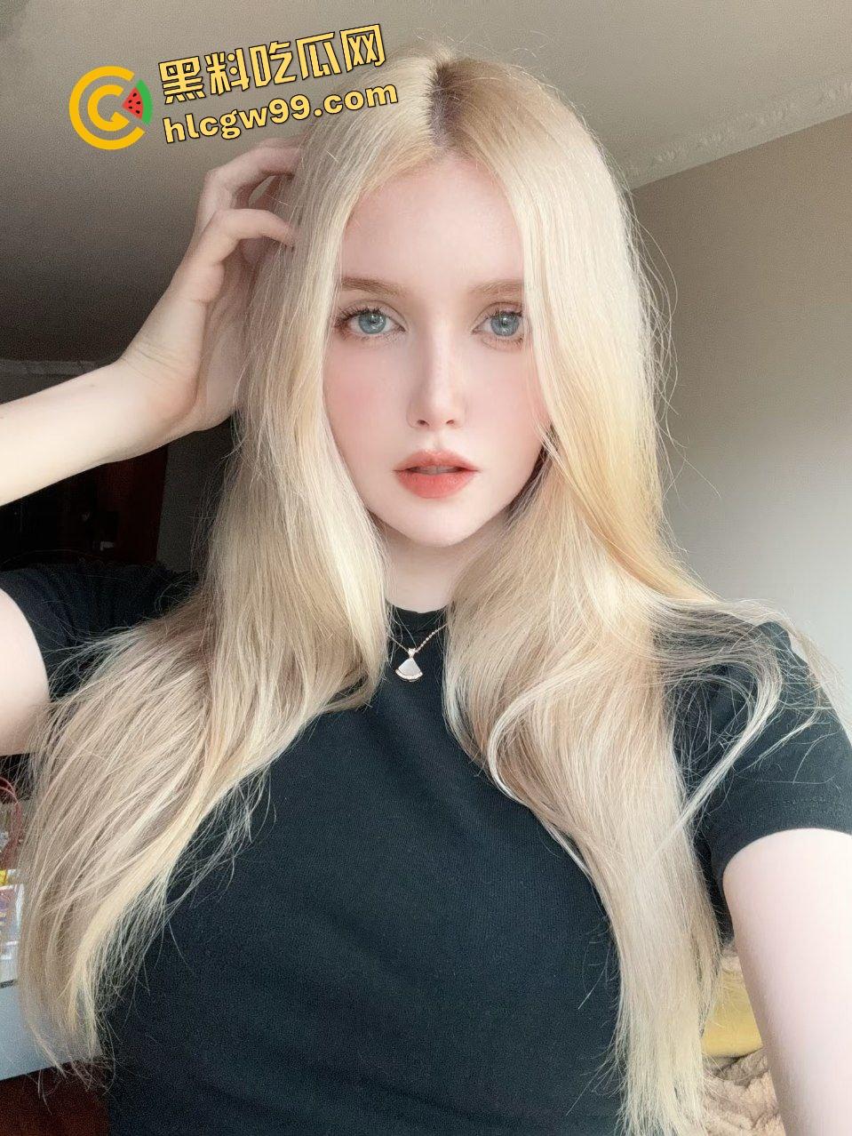 野性的呼唤！俄罗斯反差金发妹玩刺激露出，在野外雪地汽车上自慰抠逼，露天福利抓紧观赏，不愧是战斗民族！-3