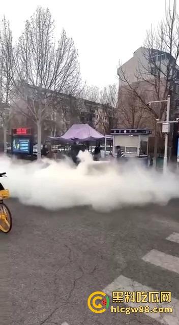 河北工业大学惊天血案,博士生不堪压榨持刀砍导师,门外爆发激烈冲突,学术奴役把人逼疯了!-1